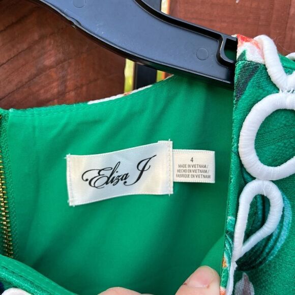 Eliza J Sleeveless Floral Print Summer Dress Size 4 NWT - Picture 5 of 6